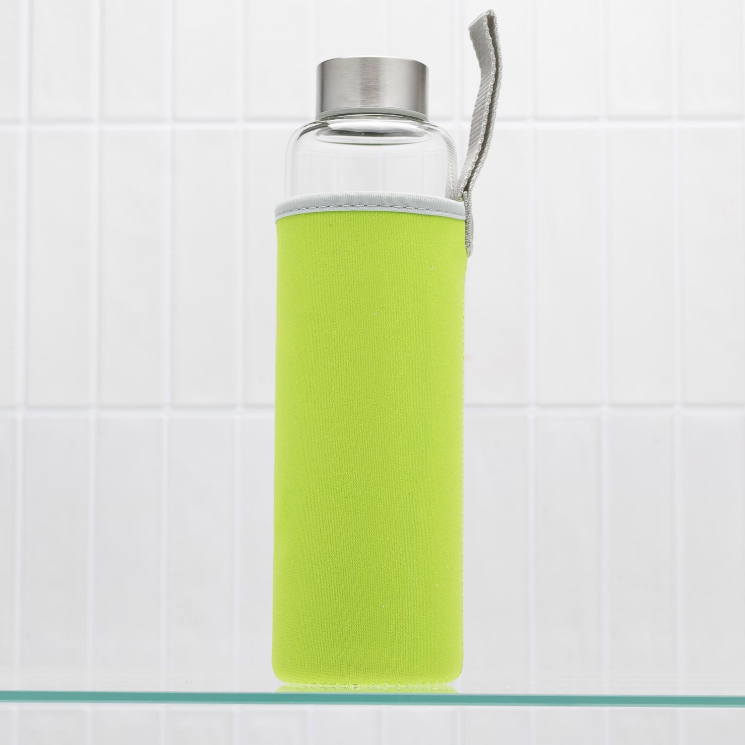 glazen waterfles voor onderweg met appelgroen hoesje